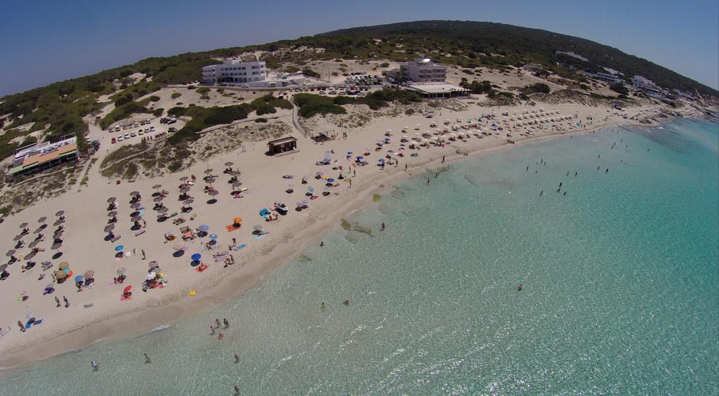 Pinos Playa Suites Playa de Migjorn Esterno foto